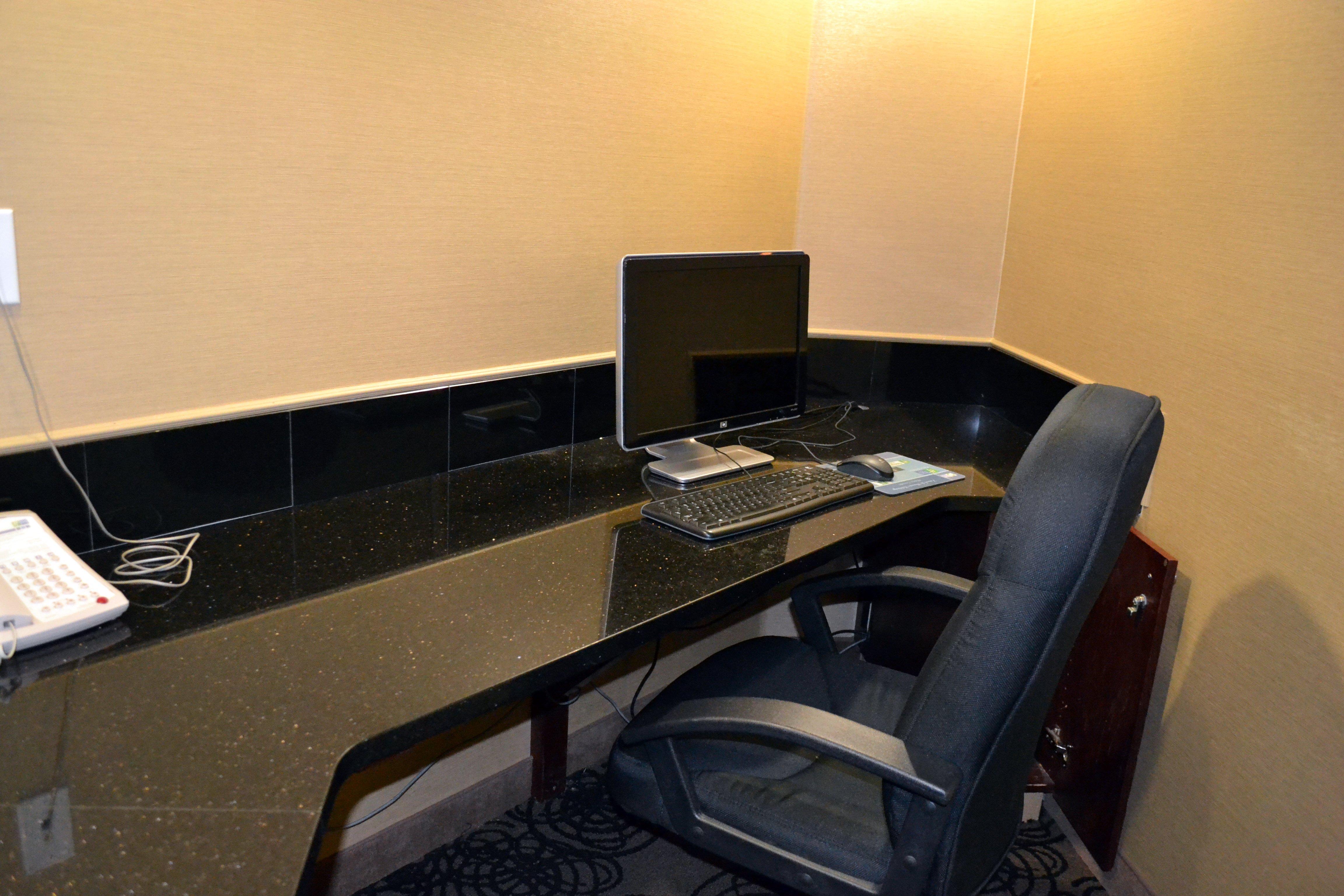 Holiday Inn Express Red Deer By Ihg Exteriér fotografie