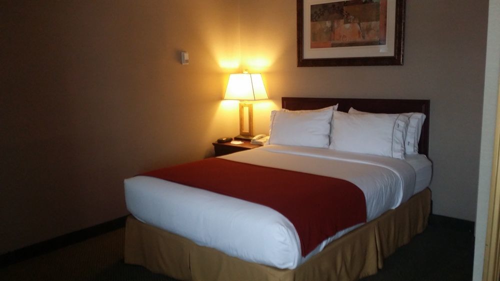 Holiday Inn Express Red Deer By Ihg Exteriér fotografie