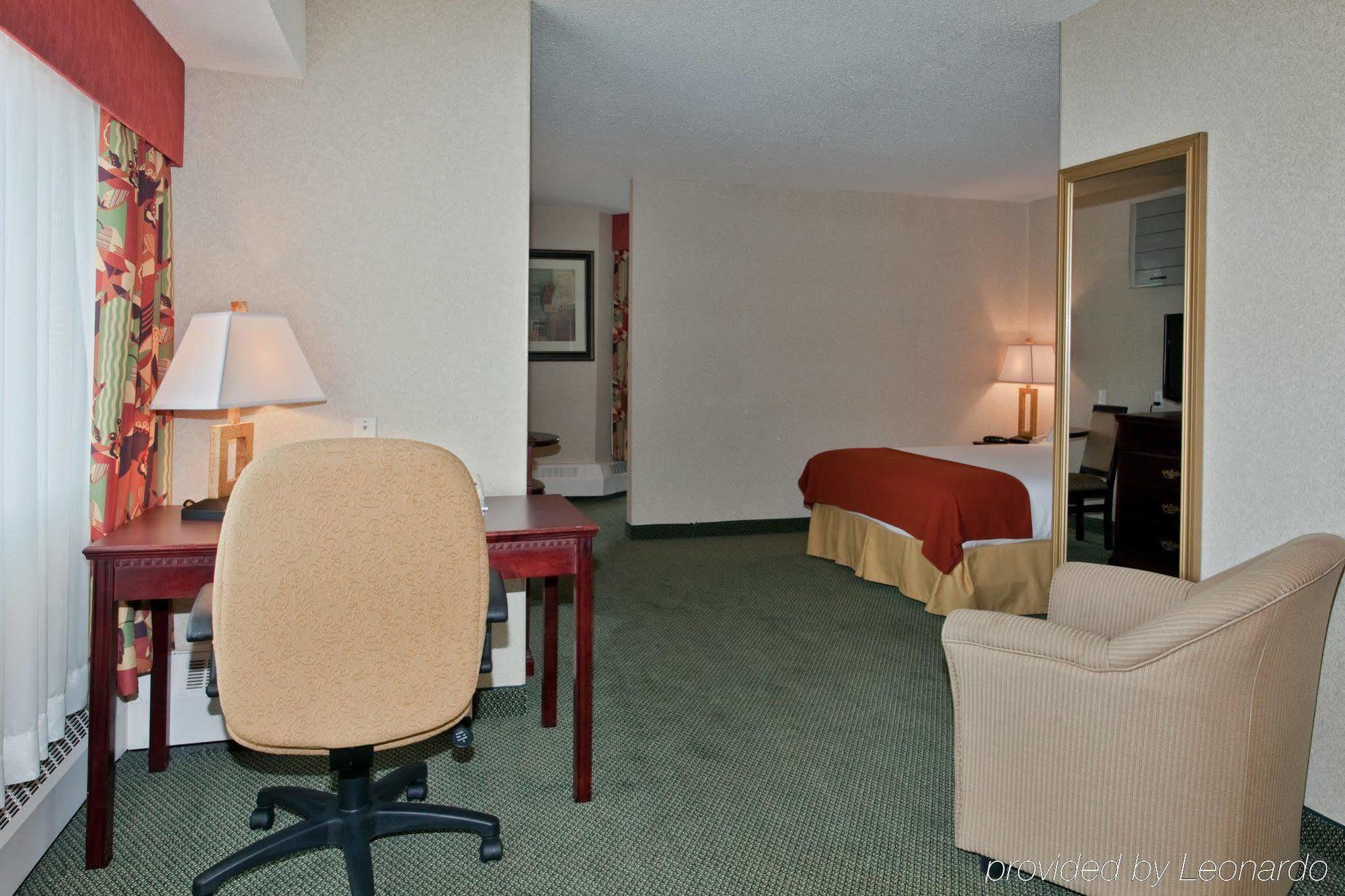 Holiday Inn Express Red Deer By Ihg Pokoj fotografie