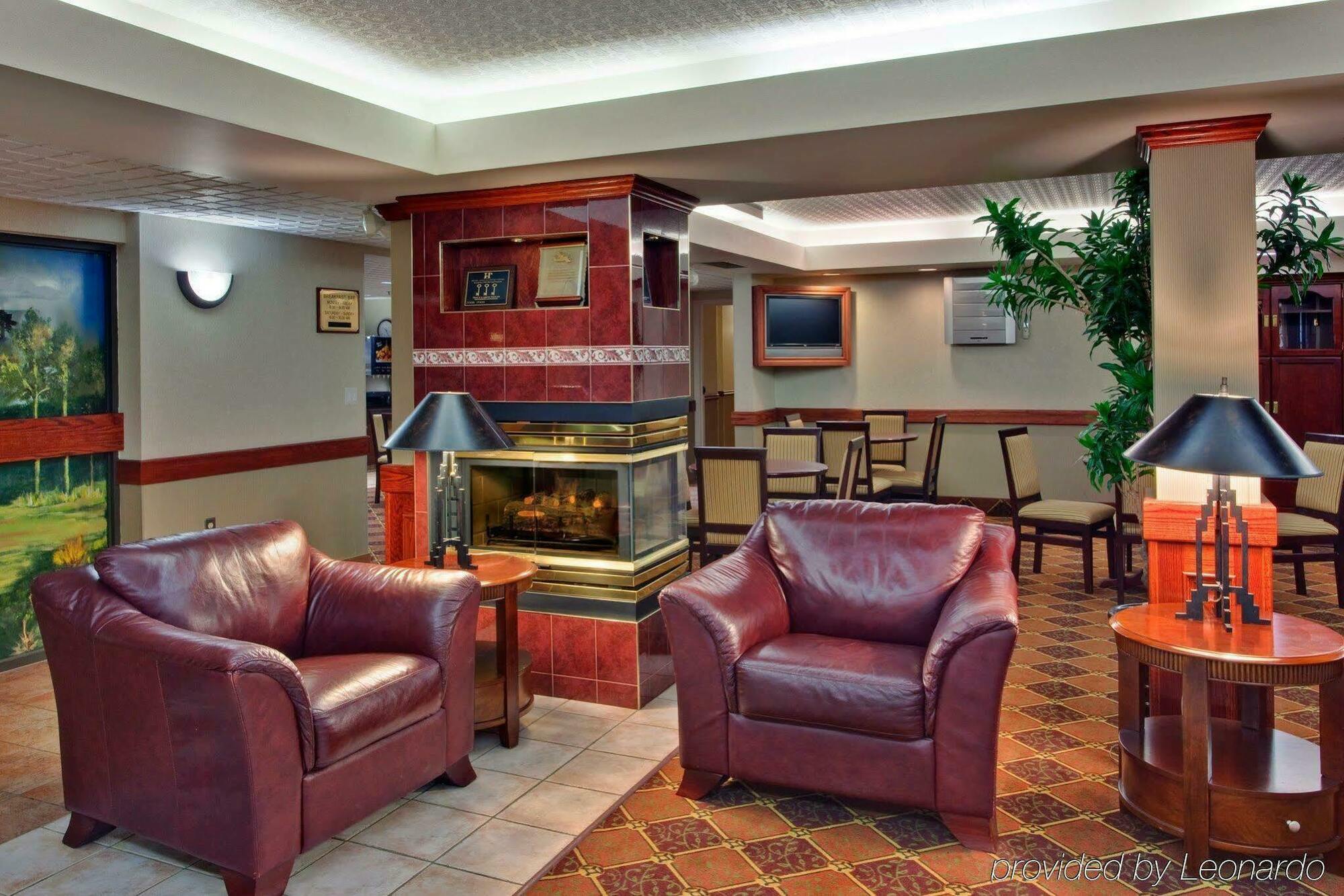 Holiday Inn Express Red Deer By Ihg Exteriér fotografie